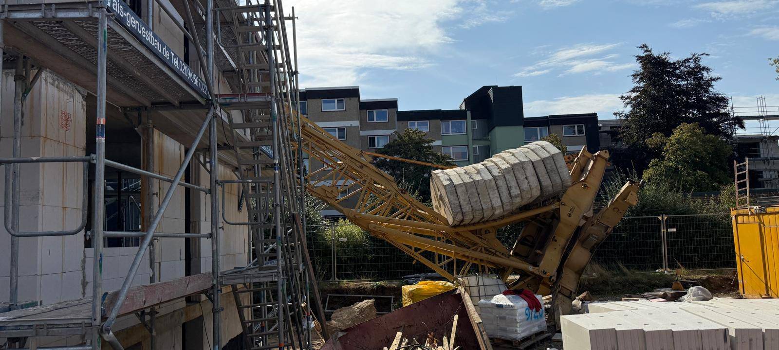 Kran auf Baustelle in Dorsten umgestürzt