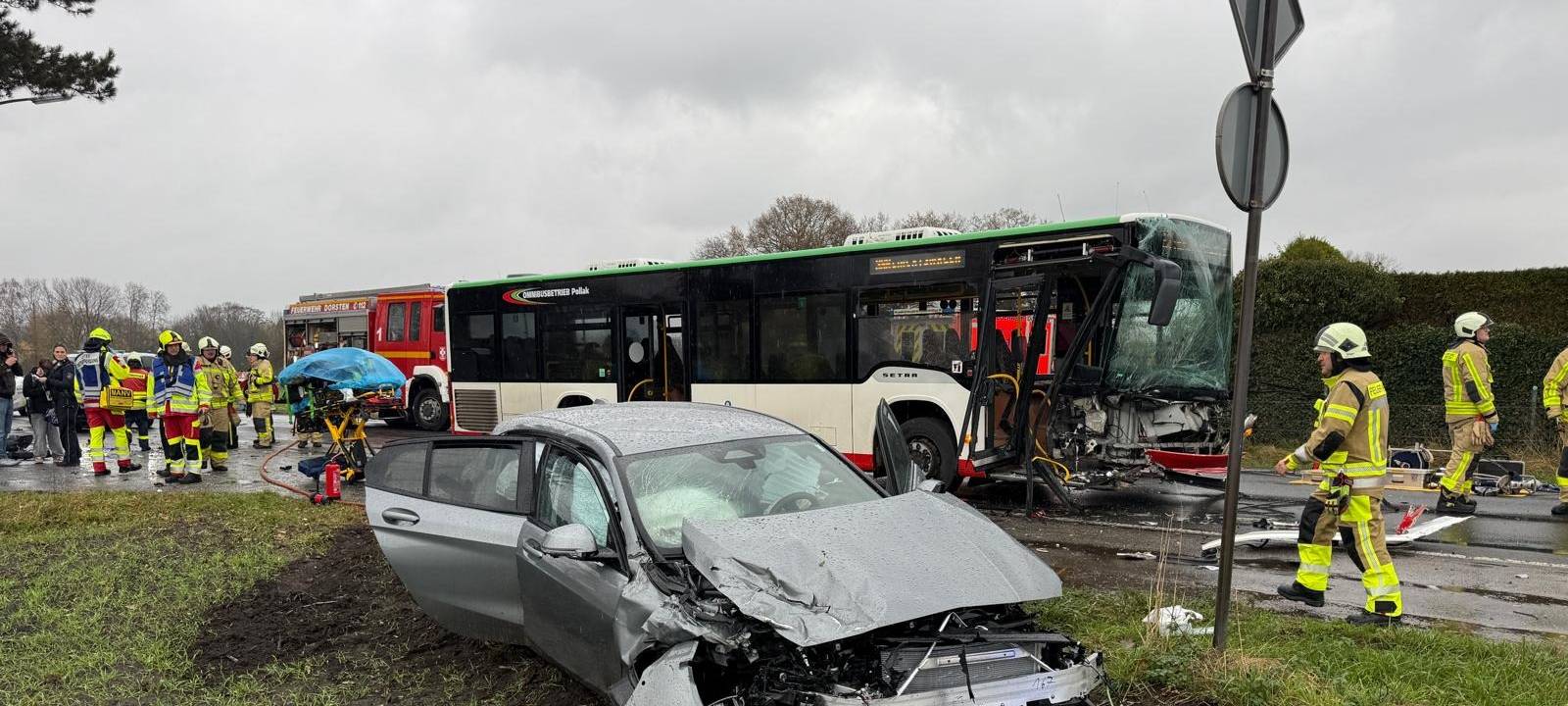 Schwerer Unfall mit Linienbus in Dorsten: Mehrere Verletzte