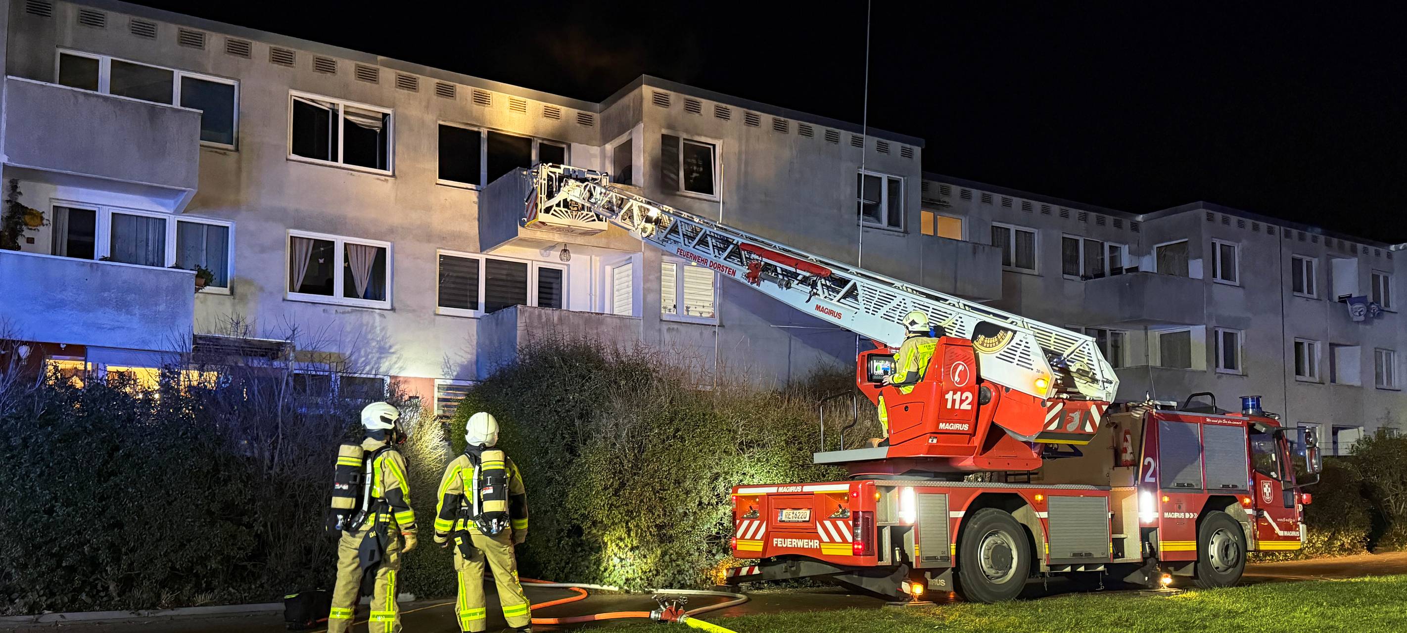 Die Dorstener Feuerwehr war mit mehreren Kräften und Einsatzwagen vor Ort.