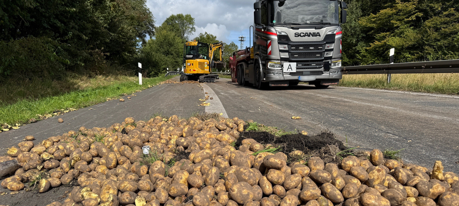 LKW verliert Kartoffeln: Sperrung am Kreuz Marl-Nord